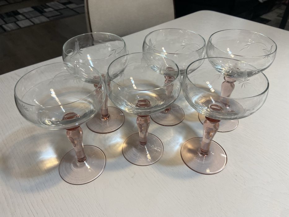 Pahare Pink cristal gravate cu picior