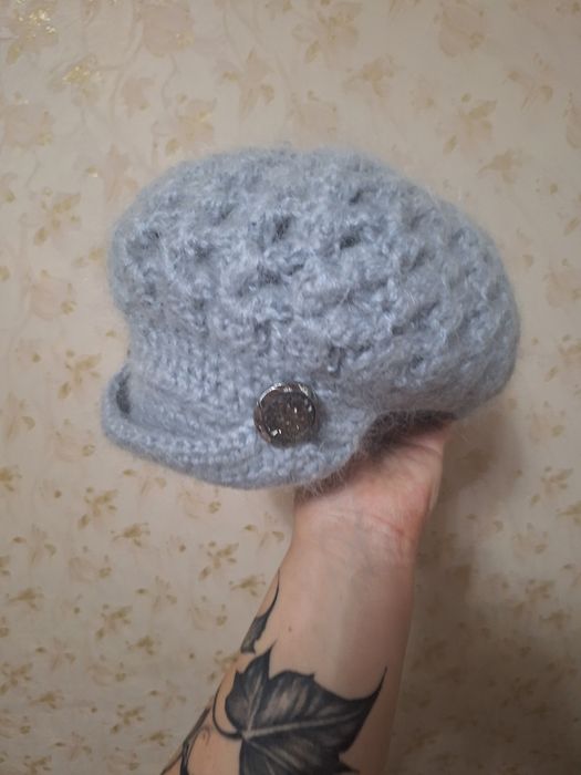 Новая шапка ручной работы.