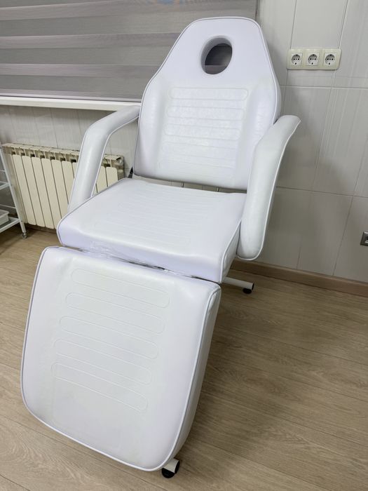 Кушетка косметологическая