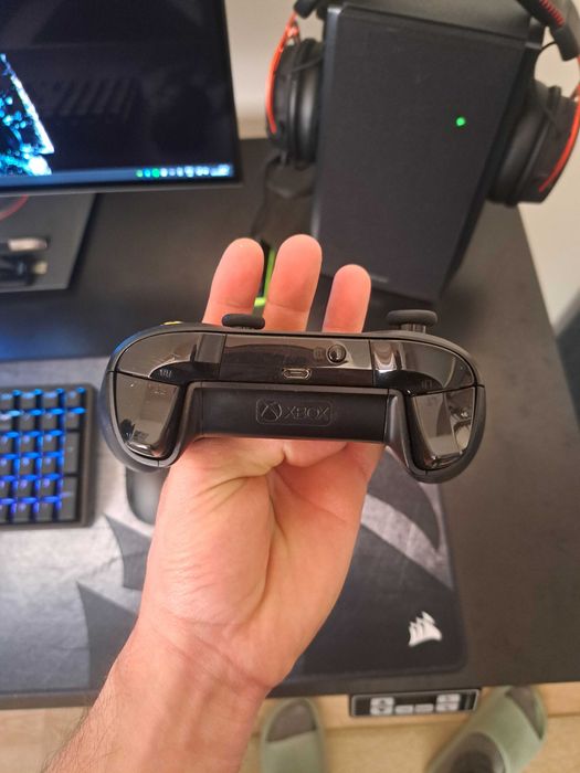 Xbox One Wireless controller