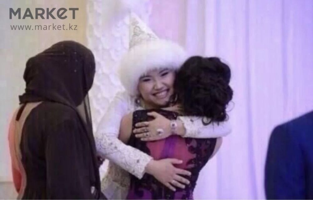 Шикарное платье Tarik Ediz