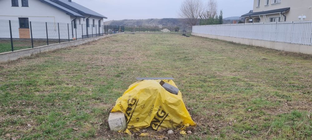 Teren/Loc casa Vernesti la sosea, 1000 mp, Curent, Apa, Gaze, Gard