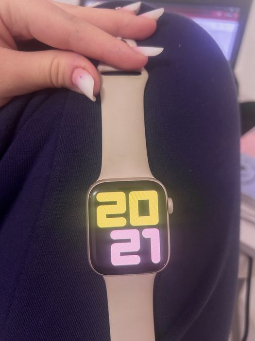 Apple Watch 10.4 (21T216)