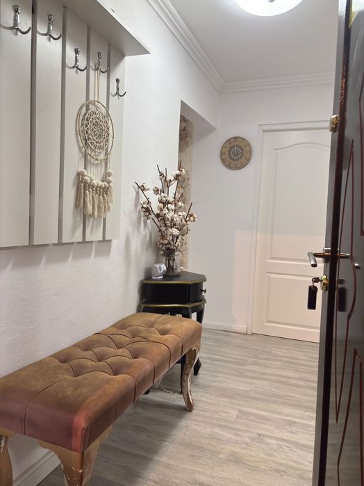 Ap 3 incaperi pentru activitate comerciala - parter- Zona DOVALI