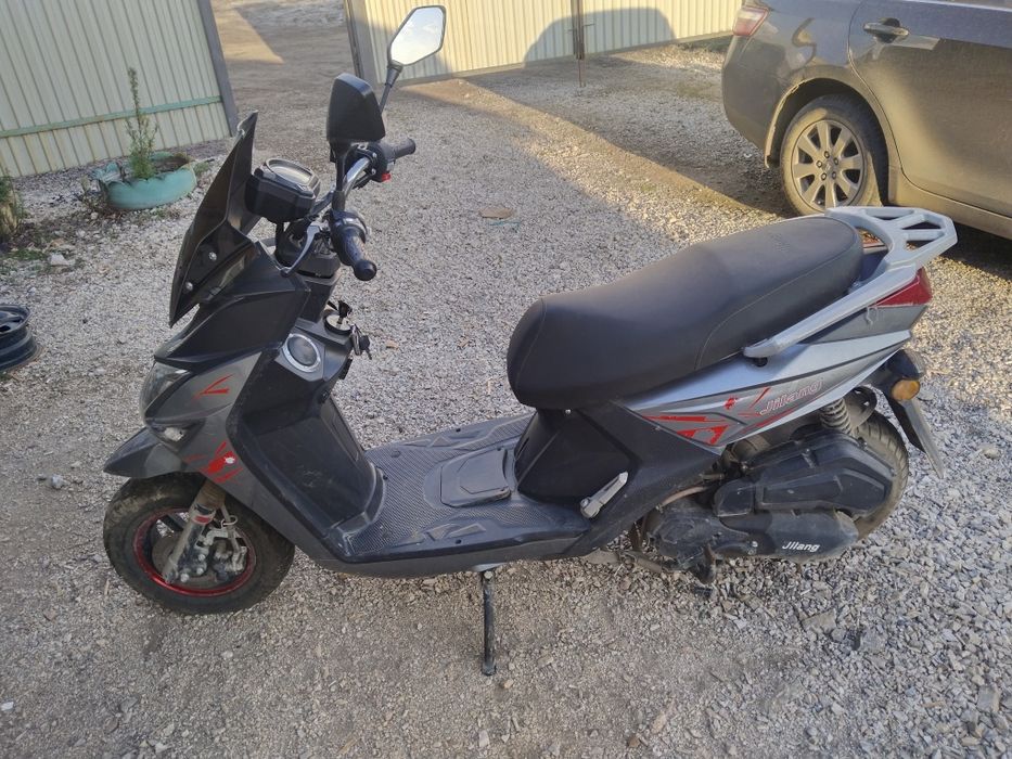 Мопед самурай серого света