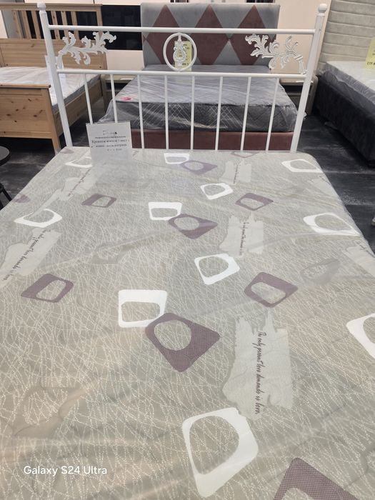 Продам кровать 1.5 местную