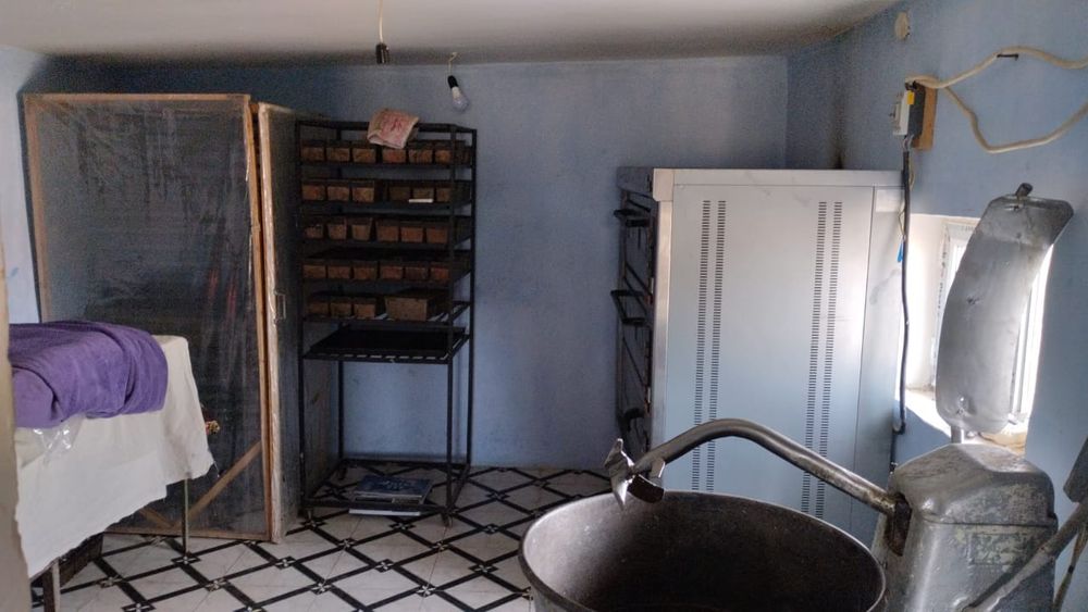 Pechki satiladi non pishiradigan