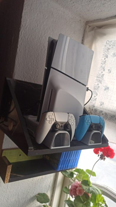 PS5 Slim  в новом состоянии