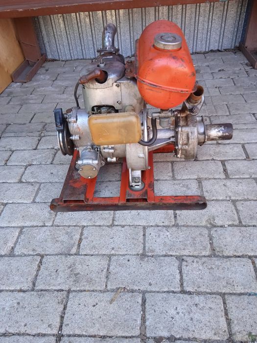 Мотопомпа бензиновая