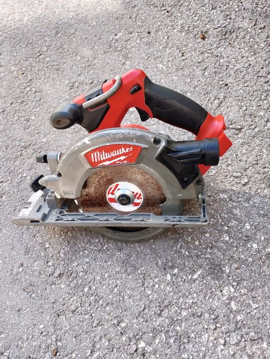 Безчетков циркуляр Milwaukee 18волта