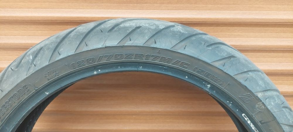 Продавам гуми за мотоциклет