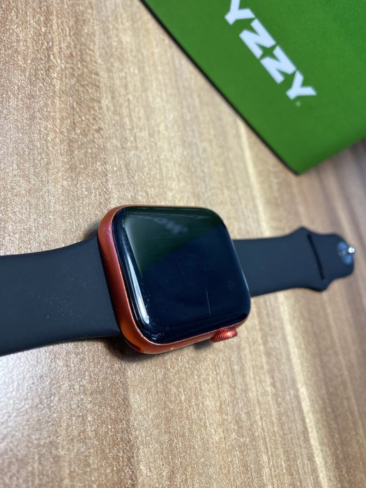 Apple Watch Seria 6 / 44 mm / GPS / Red / Foarte bun