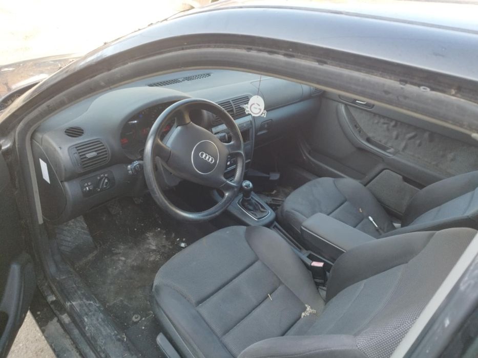 Продавам Ауди А3 1.6 фейслифт На части