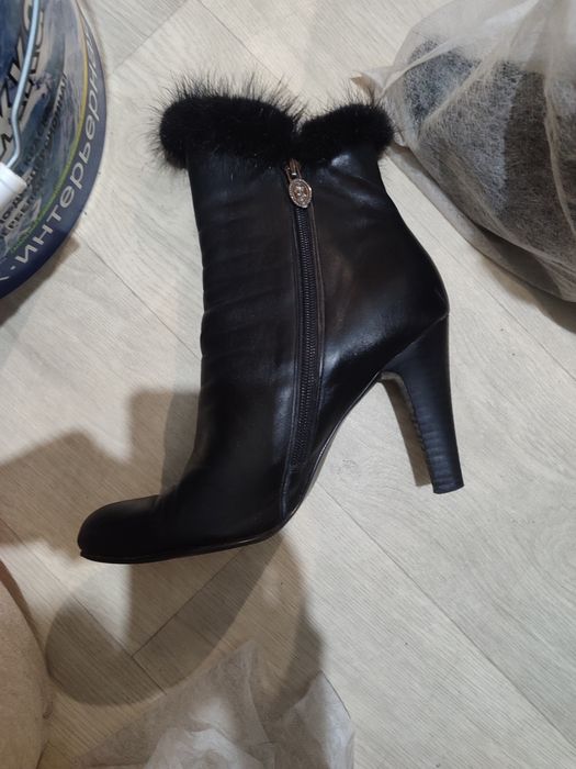 Зимние сапоги женские на каблуке