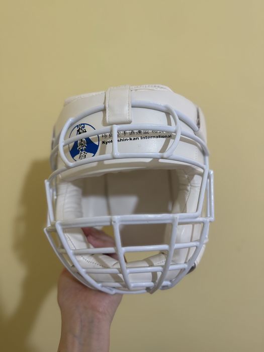 Шлем для каратэ почти новая