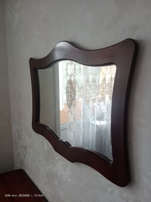 Продам зеркало с тумбой