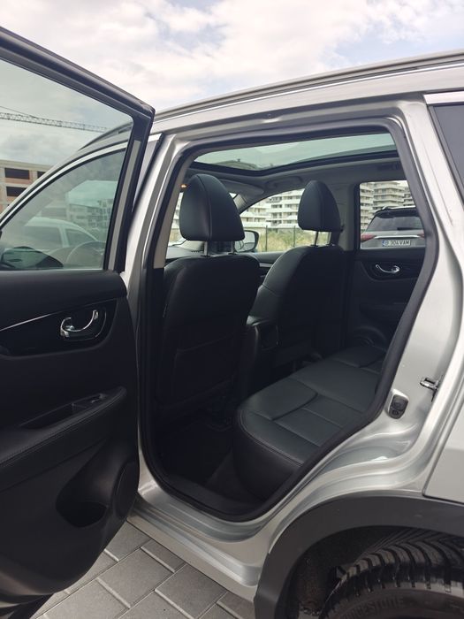 Nissan Qashqai 1.6 dCi 131 CP – Automată | Piele | Panoramic | Full dotări
