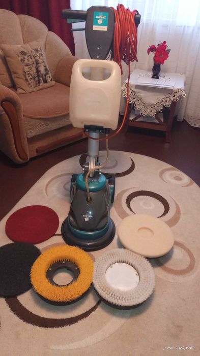 Vând modisc echipat cu perii,Truvox,nefolosit.