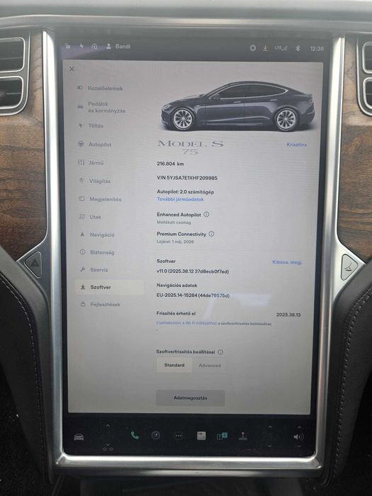 Tesla Model S Free supercharger