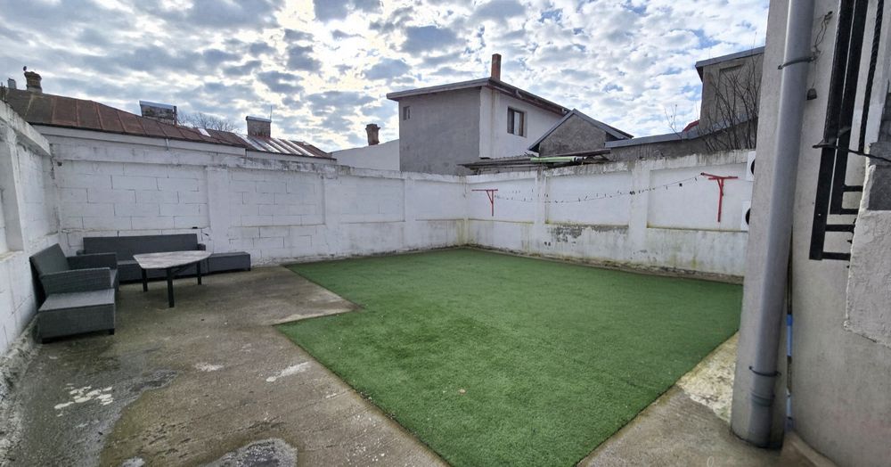 Închiriez spațiu locuibil 85 mp