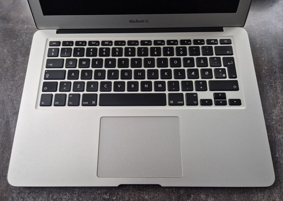 vand laptop MacBook Air A1466 2013..i5..4 Gb..Ssd 128 Gb