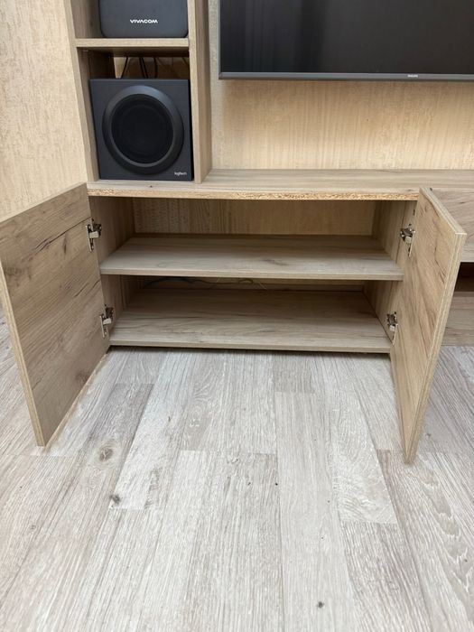 Секция и гардероб