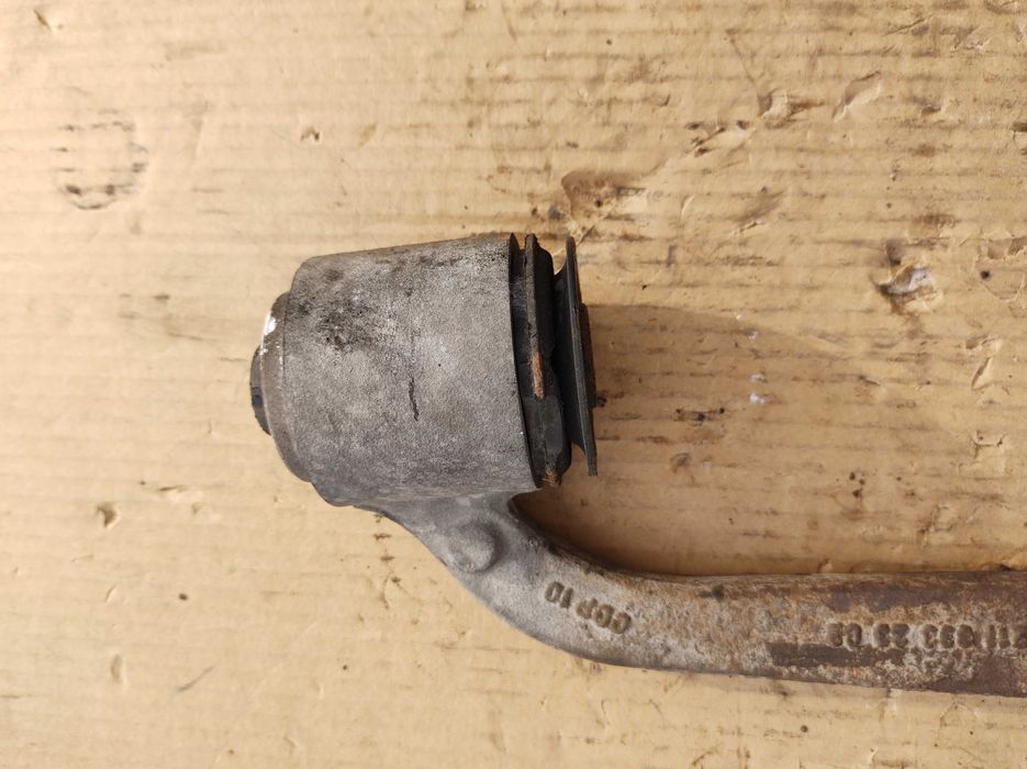 Преден Ляв Носач Mercedes E class W211 4Matic Tmodel 2008 320CDI