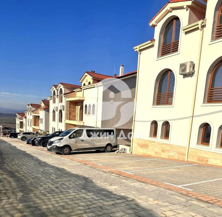 Продава се Тристаен апартамент в с. Кошарица, Област Бургас - 100 кв.м за 1400 €/кв.м - Снимка #2