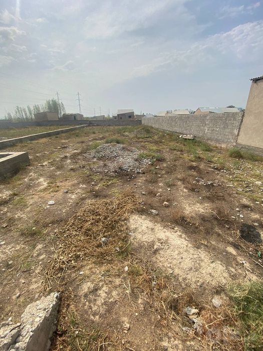 Hovli qurish uchun yer maydoni sotiladi