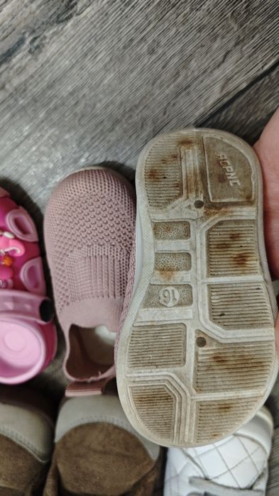 Продам обувь на девочку