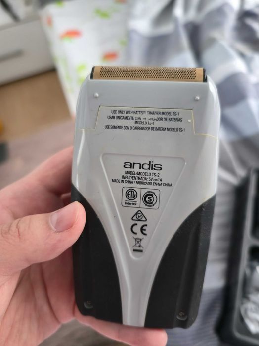 Vând Shaver Andis