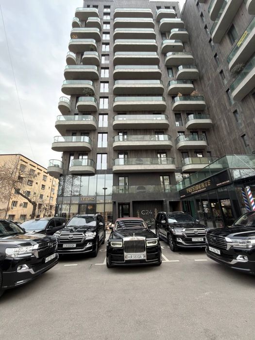 Авто с водителем к вашему услугу. Очень большой выбор!!!