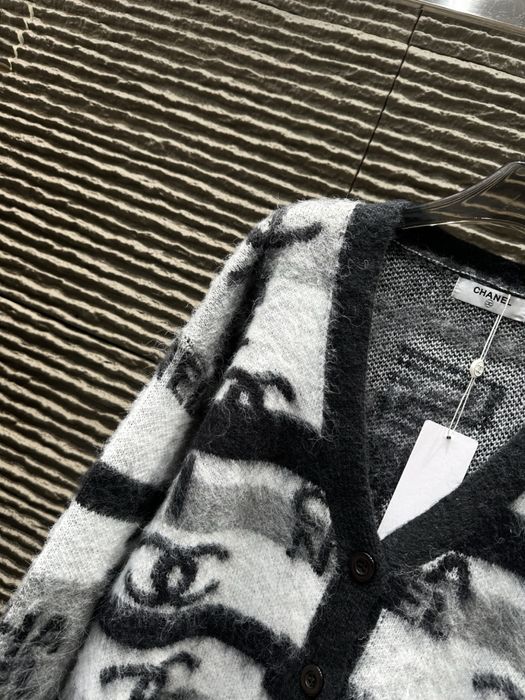 Bluza Chanel noua