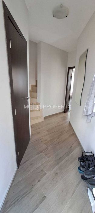 Двуетажна къща в Кошарица – напълно обновена и готова за нанасяне!