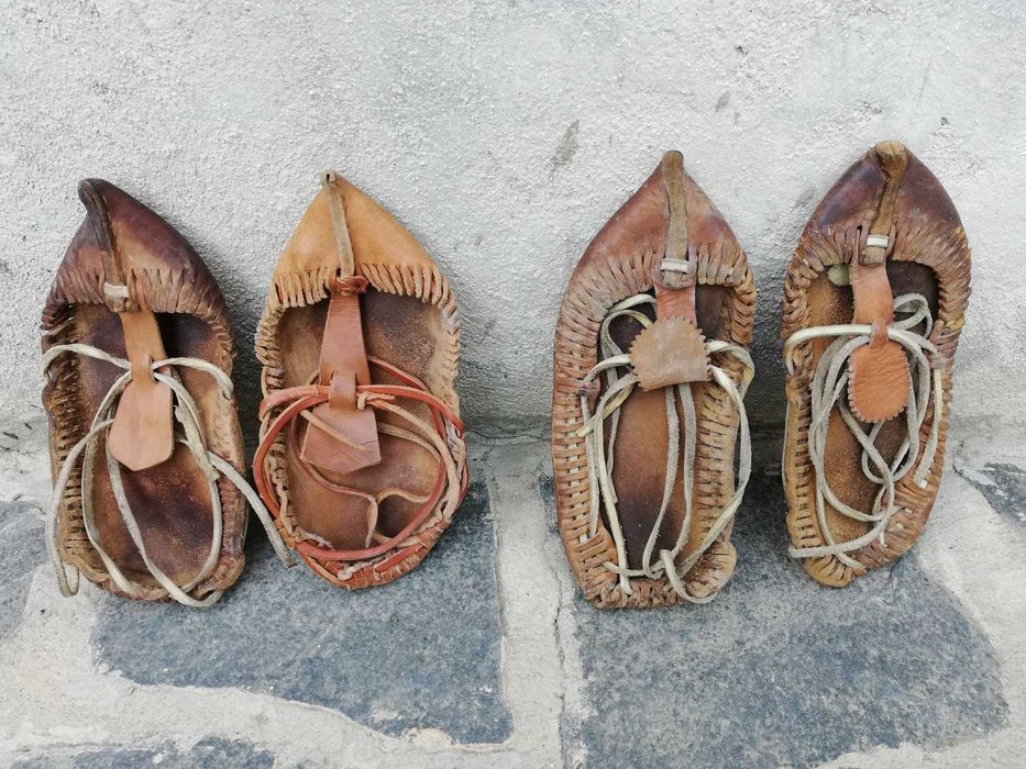 народни носии - юношески/мъжки - 2 броя