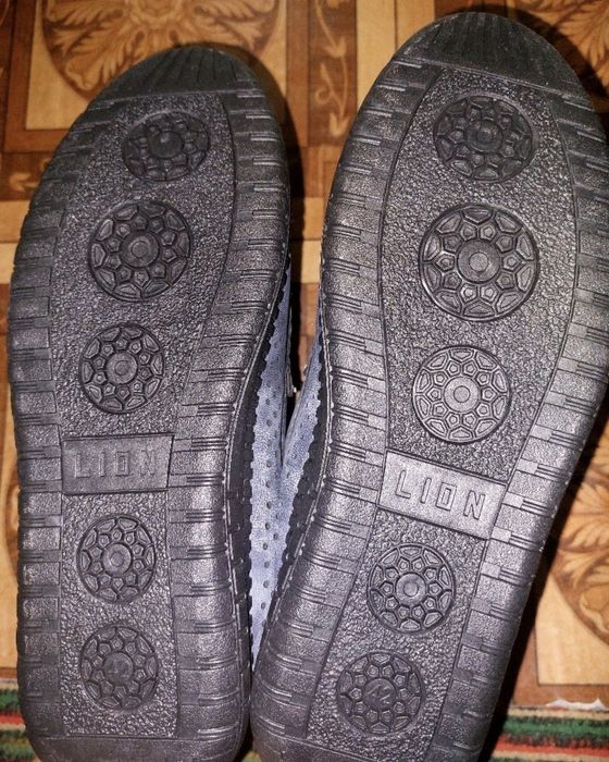 Продаю хорошие мужские мокасины