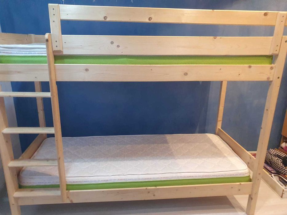 Pat supraetajat, stare aproape impecabila.