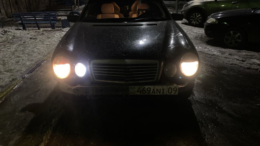 Продам мерседес 210