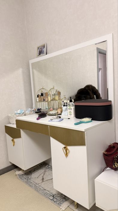 Спальный гарнитур за 200к