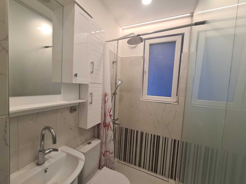 Дава се под наем Тристаен апартамент в София, Център - 100 кв.м за 947.58 € - Снимка #5