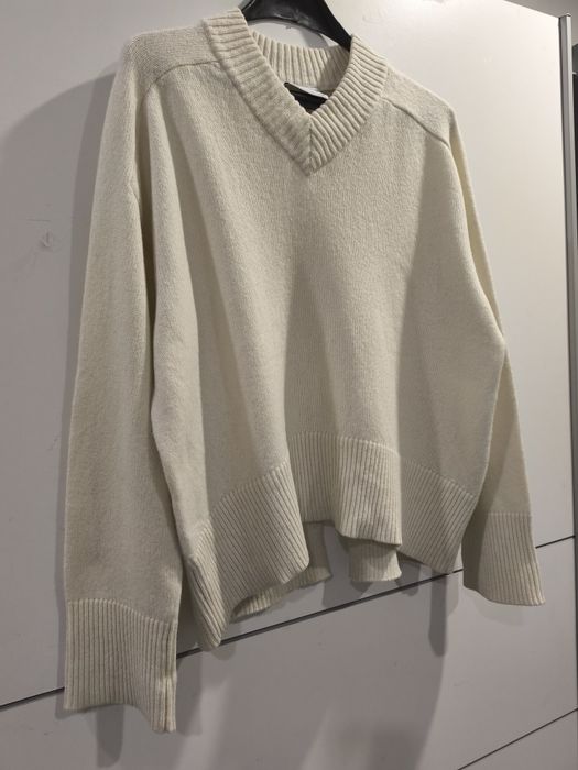 One&Other пуловер вълна с цепка на гърба р-р ХС/С