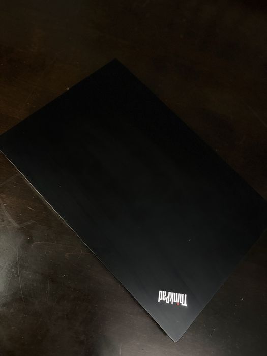 Lenovo ThinkPad E15 i5-10210U / 8GB RAM / 1TB SSD / RX 640 / Win 11 Pro
