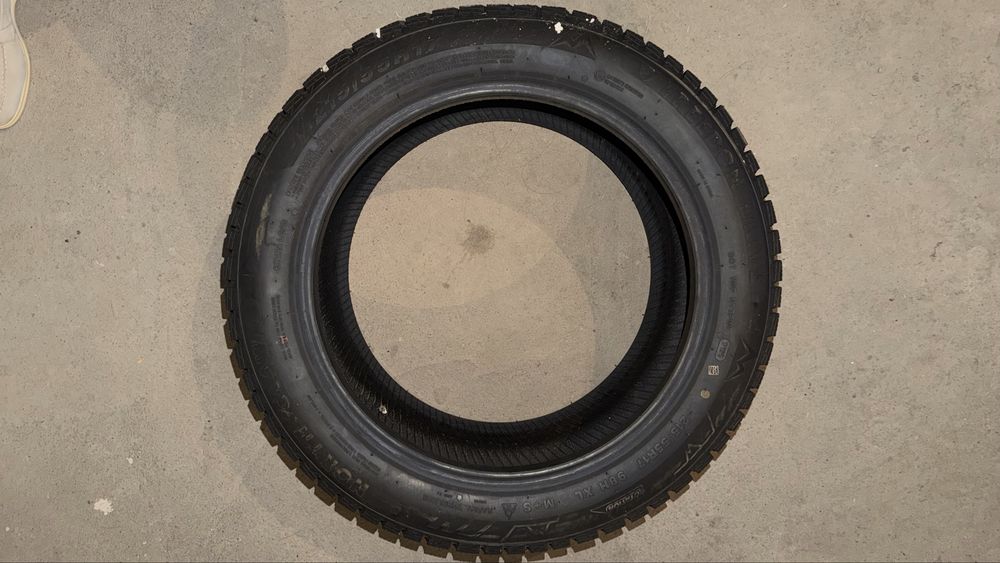 зимние шипованные шины 215/55/R17