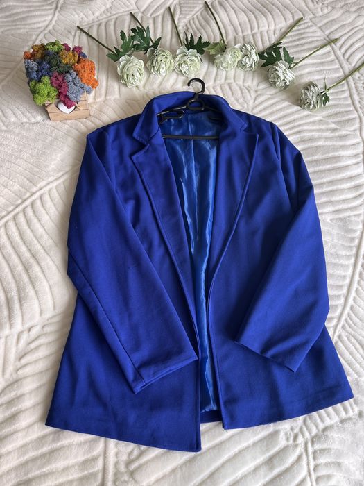 Дамски елеци, блейзери и жилетки