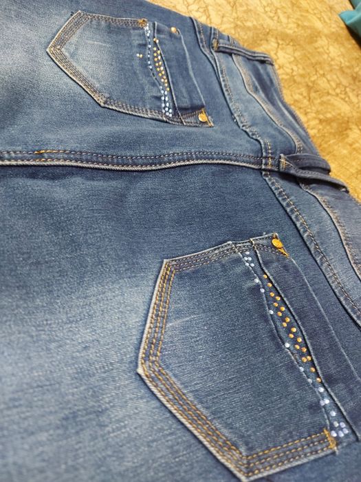 Дънкова пола, вталена