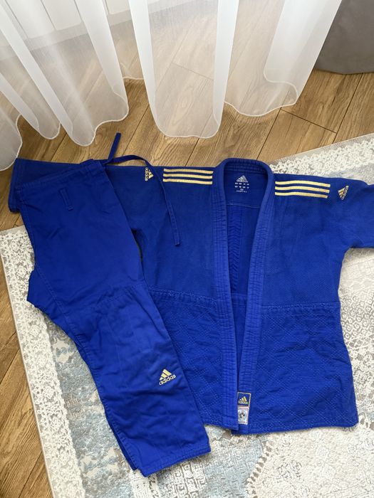 Продам кимоно адидас