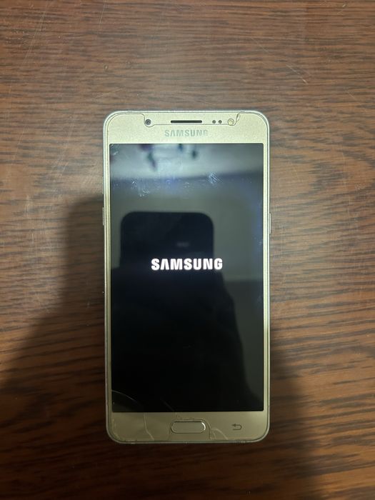 Продам Samsung J5 16gb