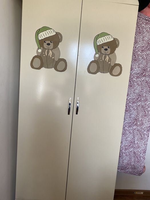 Детская кровать и шкаф