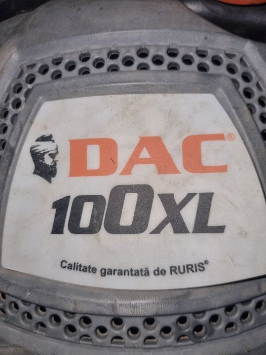 Mașină de tuns iarba