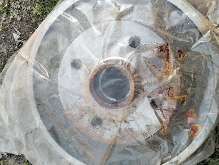 Тормозной барабан новый (задний),на Audi 80,B4,100(щука)